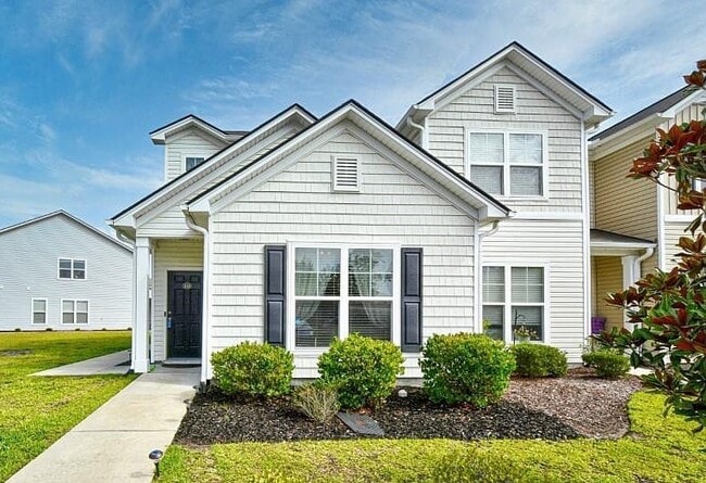 Building Photo - 252 Castle Dr