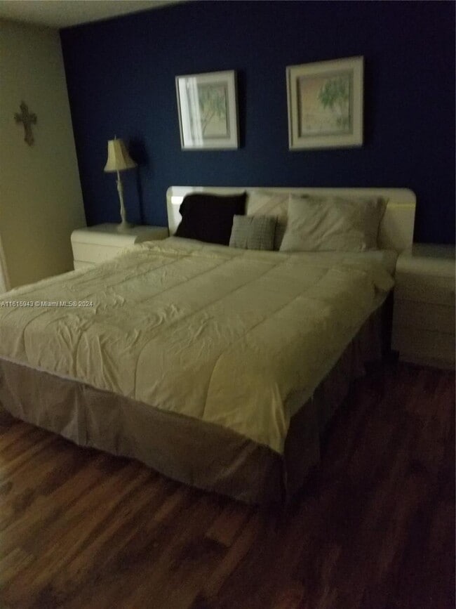 Photo - 3500 Mystic Pointe Dr Unidad 3003