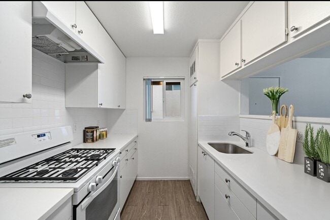 Photo - 646 N. Juanita Ave