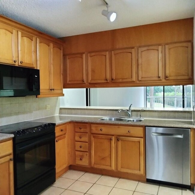 Building Photo - 2791 Village Blvd