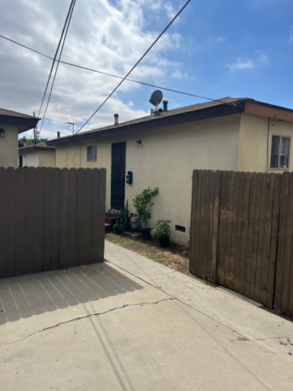 Building Photo - 1618 W 219th St Rental