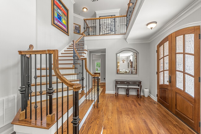 Photo - 405 Pondview Ct