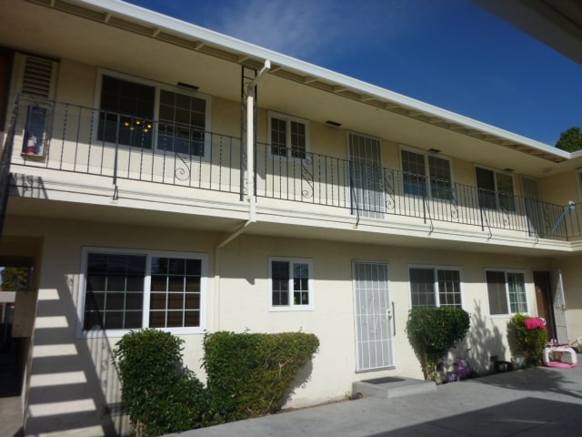 small 12 unit building in great location - 755 E Duane Ave Apartments