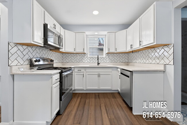 Building Photo - 512 Larcomb Ave