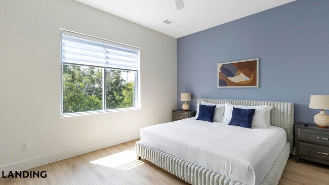2206 Arroyo Ave Unit 404