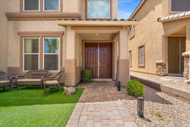 Photo - Luxurious, Exceptional Entertaining 5 Bedroom Home Featuring Expansive Indoor-Outdoor Living