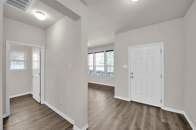 Photo - 1829 Chickasaw Run