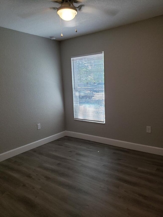 Photo - 903 E Renfro St Unit 903 e renfro street plant city Fl 33563