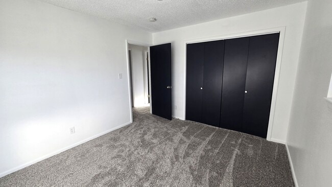 Photo - 3 Bedroom, 2 Bathroom, Home With A 2 Car Garage For Rent In Indian Hills