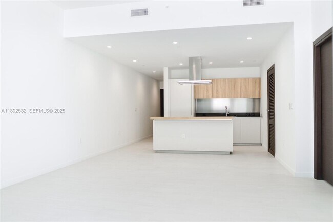 Photo - 1000 Brickell Plaza Unidad 1807