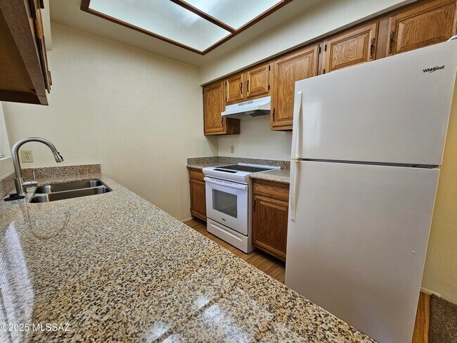 5750 N Camino Esplendora Unit C 227