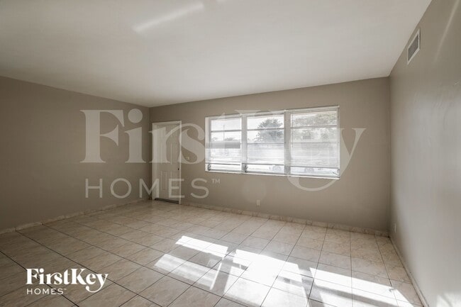 Photo - 621 SW 69th Terrace