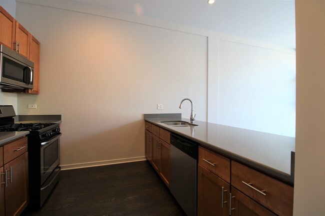 Photo - HIGHPOINT Lincoln Park on Fullerton