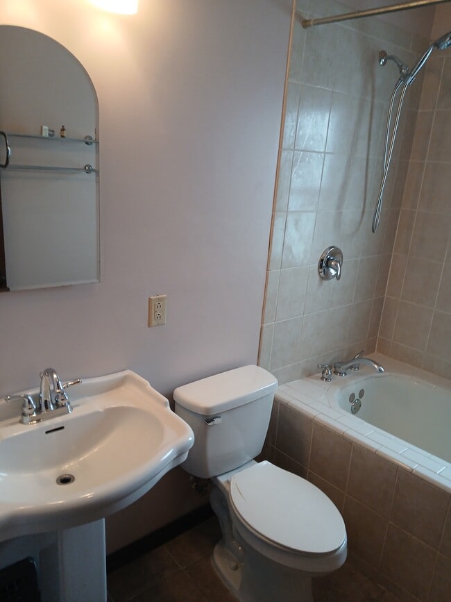 Photo - 5218 Ira Ave Unit 2 Bedroom upper Duplex