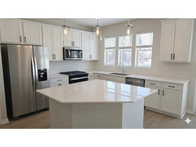 Photo - 6285 Larkspur Ln