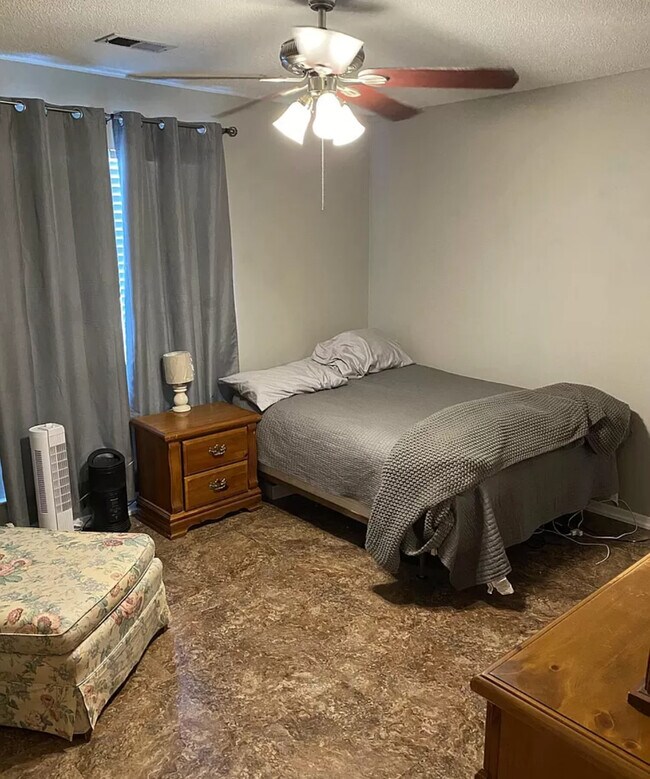 Photo - 7643 Lilly Dr