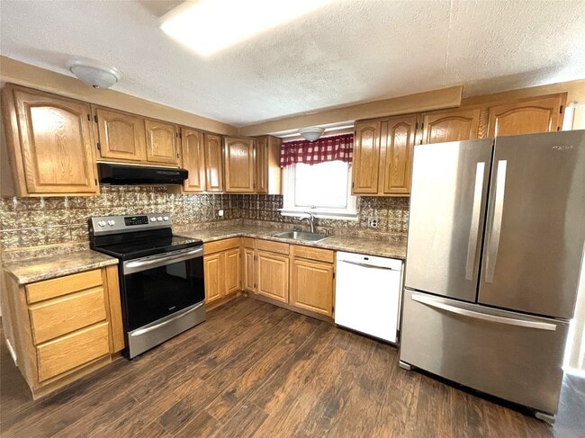 Photo - 141 Richards Ave