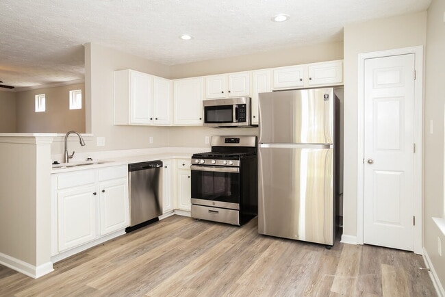 Photo - 136 Oak Grove Pl