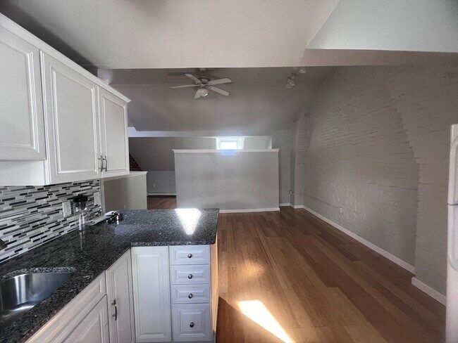 Photo - 315 Meridian St Unidad 3