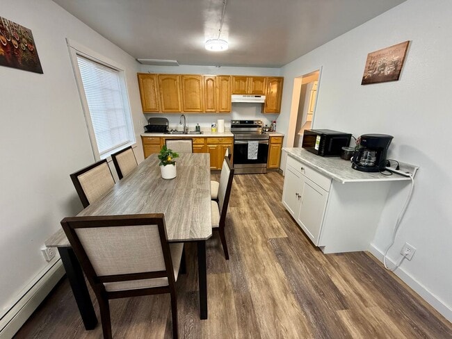 Photo - Eighth Ave - 760 Unidad A