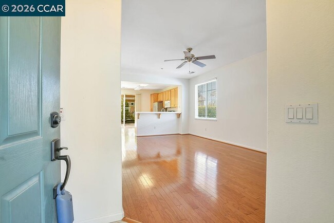 Photo - 567 Quindell Way