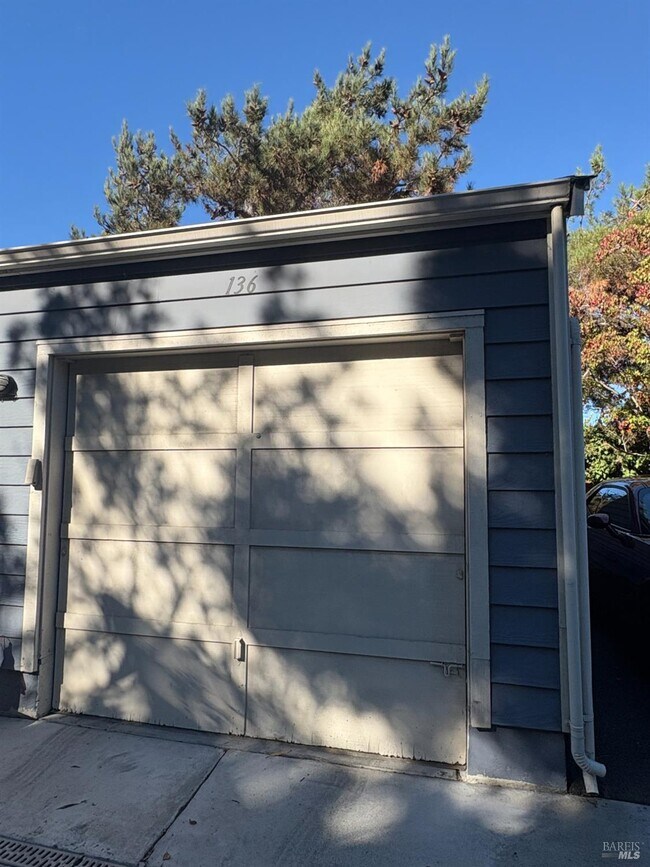 Photo - 136 Sea Crest Cir