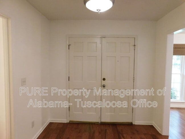 Photo - 1213 Heritage Ln