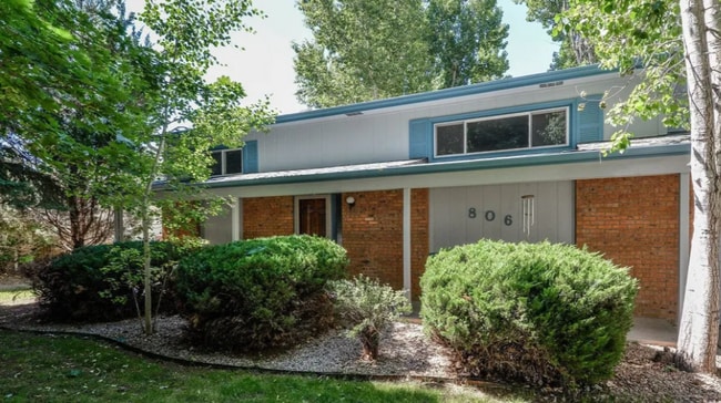 Photo - 806 E Swallow Rd