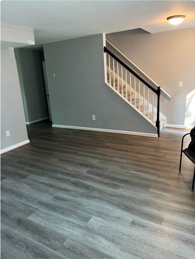 Vista trasera de la sala de estar - 1284 Scripps Ct SW