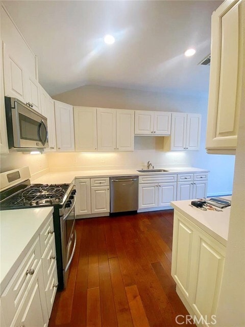 2980 Hyde Park Cir