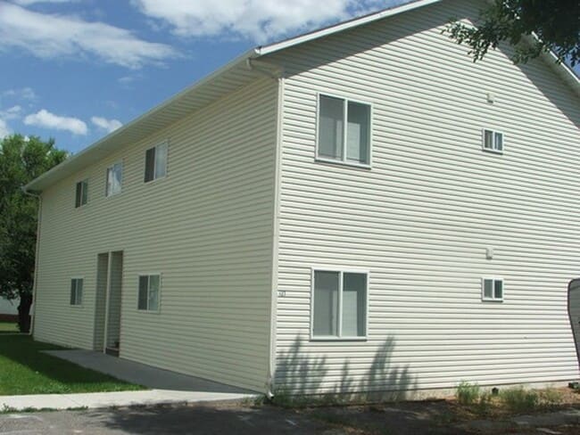Building Photo - 127 S 4th W Unit #2