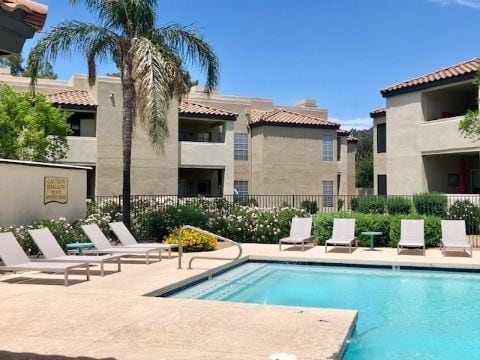 Building Photo - The Palms Rental