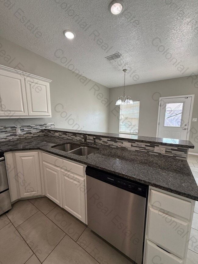 Photo - Beautiful 3 bedroom 2 bathroom home in a great neighborhood