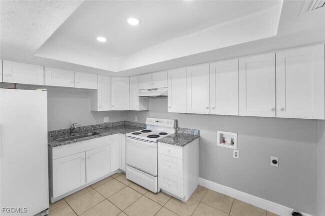 Photo - 2935 SE 15th Pl Unit 2