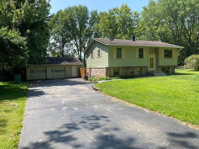Photo - 3105 W 82nd St House