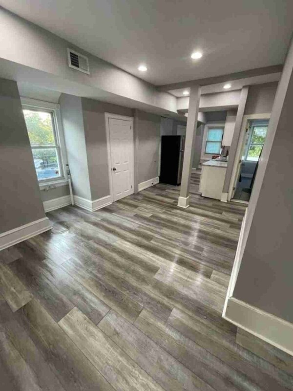 1127 W DUNCANNON AVE