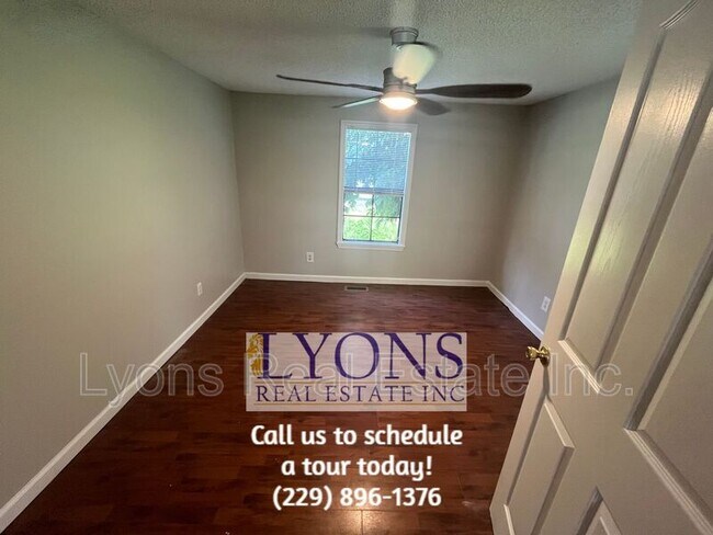 Photo - 903 E Bee Tree Ave Casa