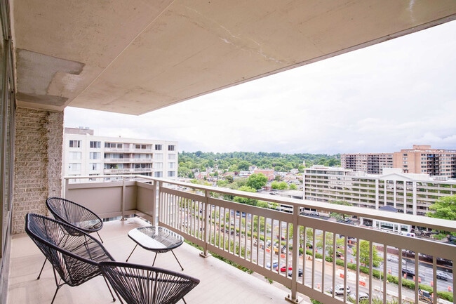 Photo - 2111 Richmond Hwy Unidad FL11-ID1022382P