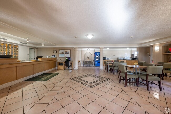 Photo - 2108 S Coulter St