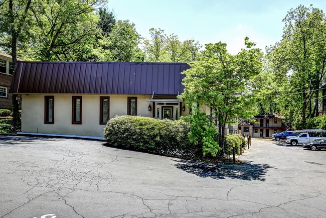 The Residence at 1743 N Decatur