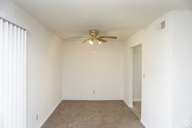 1BR, 1BA - 731 SF