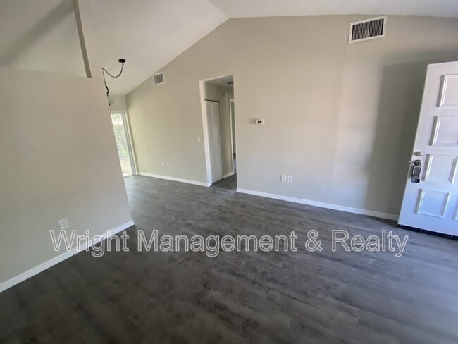 Photo - 3544 Martell St