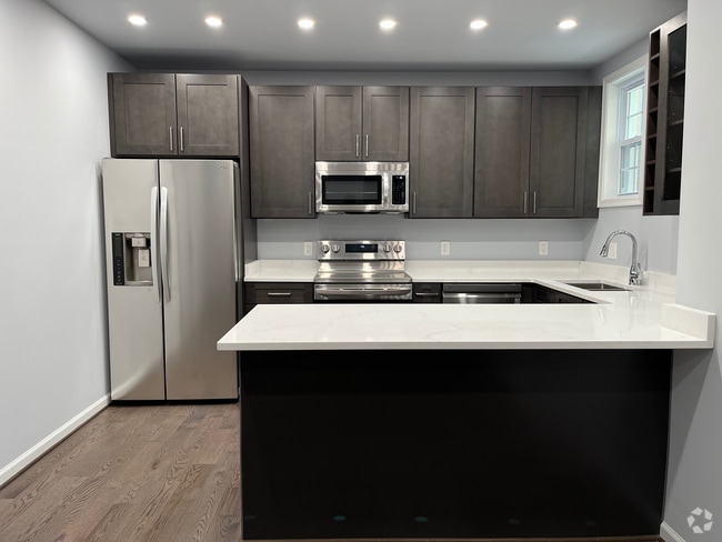 Building Photo - 1801 Otis St NE Unit 4 Rental