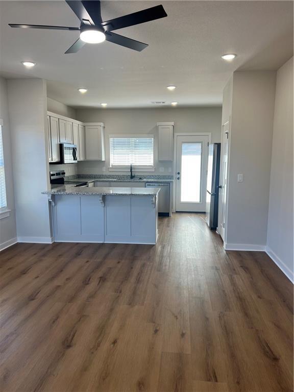 Photo - 600 Cosmos St