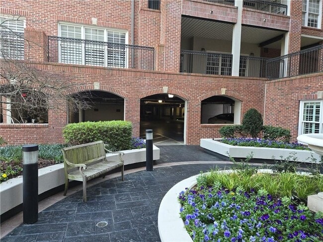 Photo - 50 Biscayne Dr NW