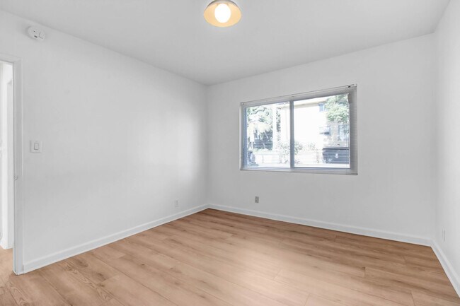 Photo - 1545 North Laurel