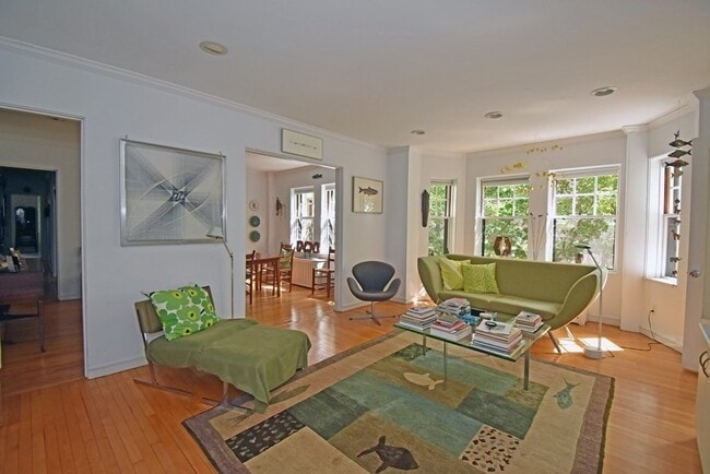 Photo - 993 Memorial Dr Unidad 203