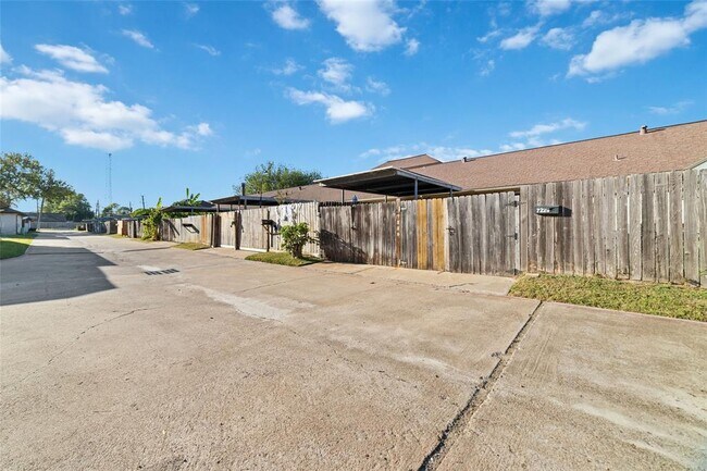 Photo - 7229 Cook Rd