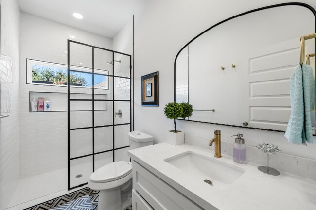 Photo - 2625 Warbler Ave