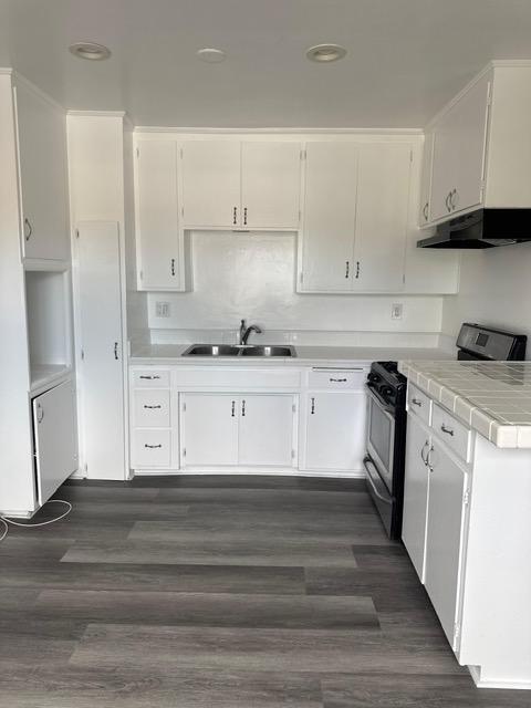 Building Photo - 946 Larch St Unit 2